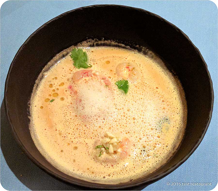 `Суп из красной креветки, фенхель и миндаль` в `Сыр` - фото блюда