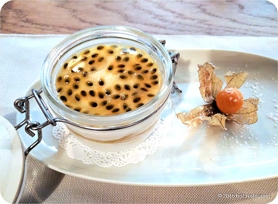 `Йогуртовый мусс с персиками и маракуйей` в `Медь` - фото блюда