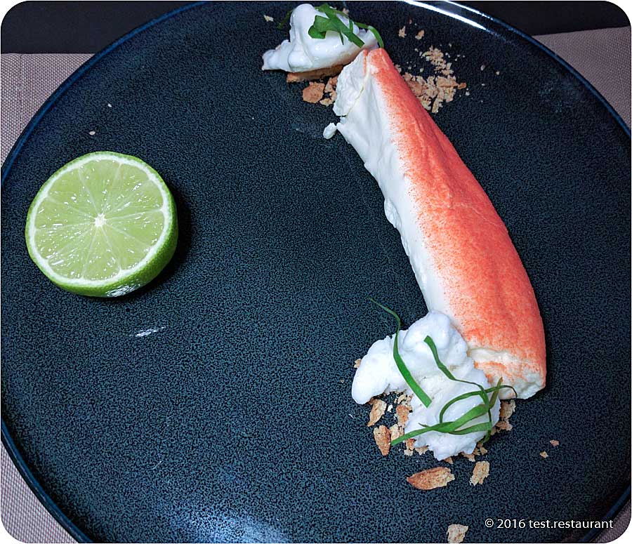 `Чизкейк из сыра сулугуни` в `Wine and Crab` - фото блюда