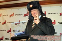 Mathieu Sibille в русской шапке и кокардой NRJ - фото