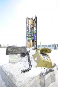Памятник павшим танкистам. Фото - Юрий Магас - фото