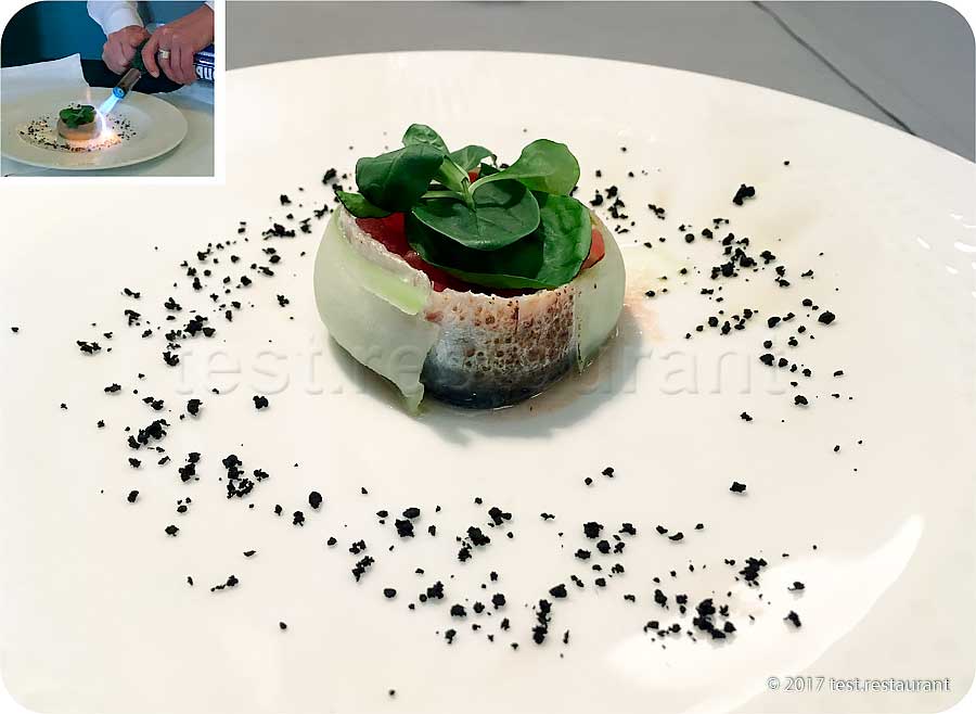 `Средиземноморская сардина с пряными оливками, песто и свежими томатами` в ресторан `OliOli`