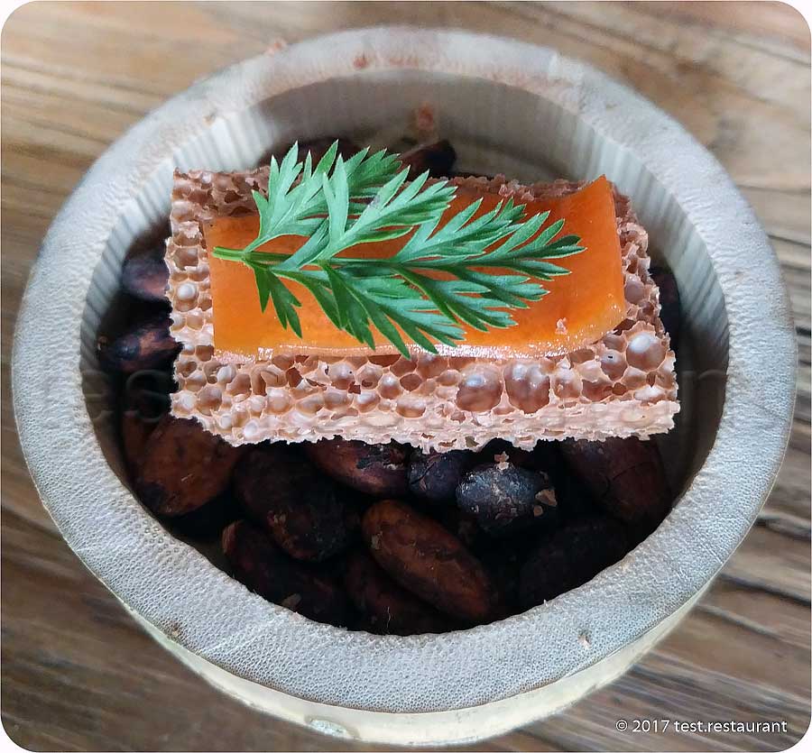 `Карамельный «поп шоколад» / имбирная морковь` в `Pinch` - фото блюда